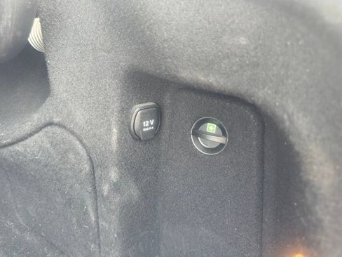 Used 2014 Mercedes-Benz E 350 4MATIC Sedan image 41