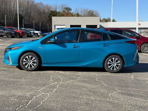 Certified 2021 Toyota Prius Prime LE image 2