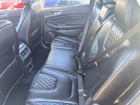 Used 2024 Ford Edge Titanium image 18