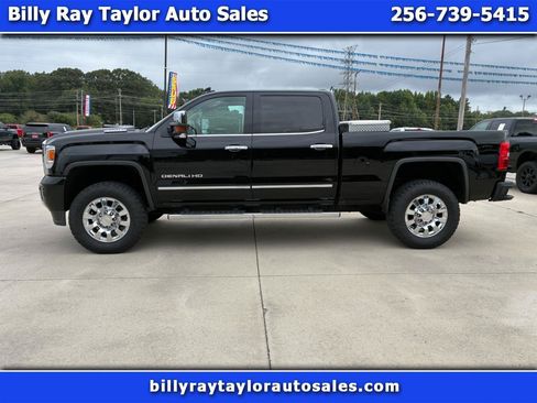 Used 2017 GMC Sierra 2500 Denali w/ Duramax Plus Package AWD/4WD image 1