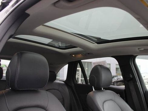 Used 2021 Mercedes-Benz GLC 300 4MATIC image 35