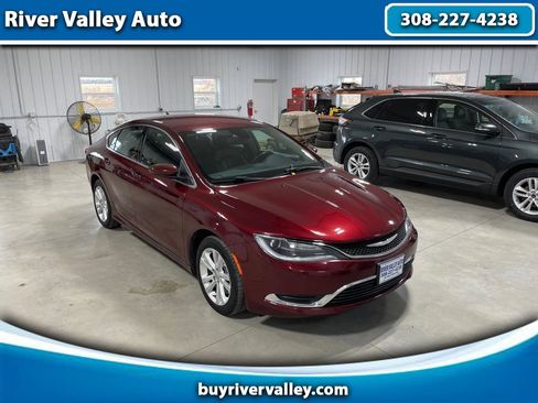 Used 2016 Chrysler 200 Limited Platinum image 1