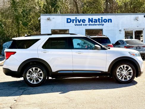 Used 2023 Ford Explorer XLT w/ Equipment Group 202A image 8