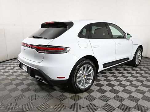 Certified 2025 Porsche Macan AWD image 29