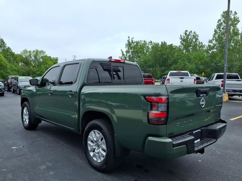 Used 2022 Nissan Frontier SV AWD/4WD image 4