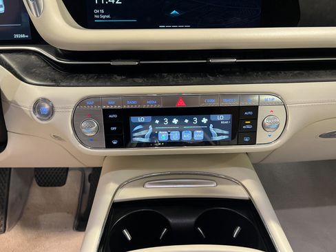 Used 2023 Genesis G90 3.5T image 19