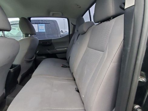 Used 2018 Toyota Tacoma SR AWD/4WD image 5