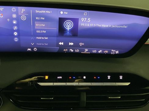 Certified 2025 Buick Enclave Sport Touring w/ Power Package FWD image 18