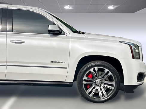 Used 2019 GMC Yukon Denali w/ Denali Ultimate Package image 38