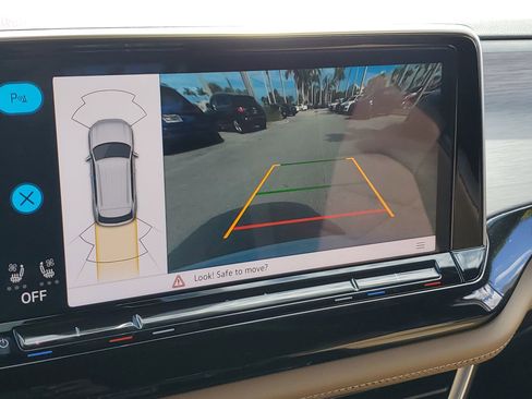 Used 2025 Volkswagen Atlas Cross Sport SE w/ Black Wheel Package image 27