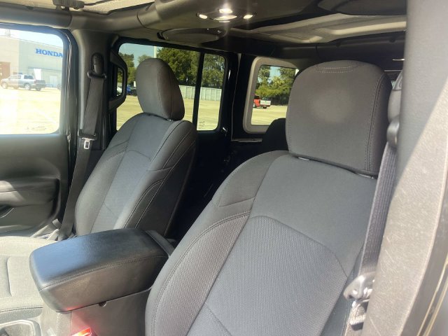 Used 2022 Jeep Wrangler Unlimited Sport AWD/4WD image 9
