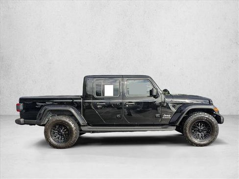 Used 2020 Jeep Gladiator Overland AWD/4WD image 4