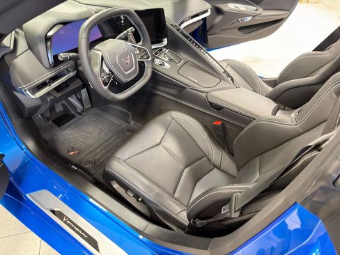 Used 2025 Chevrolet Corvette Stingray Convertible w/ 1LT RWD image 23