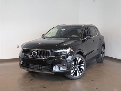 New 2025 Volvo XC40 B5 Ultra w/ Climate Package