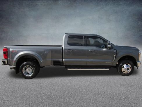 Used 2023 Ford F350 Lariat w/ FX4 Off-Road Package AWD/4WD image 8