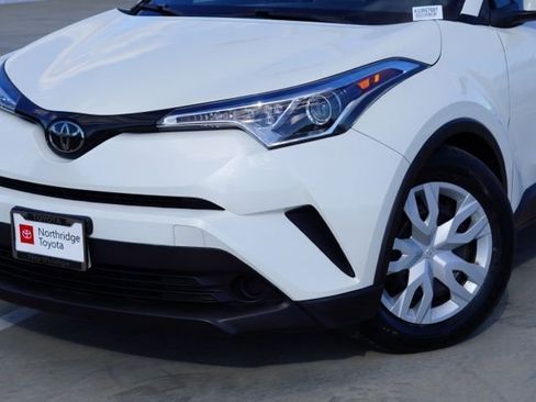 Used 2019 Toyota C-HR LE image 5