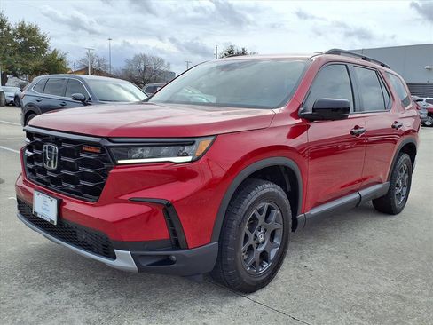 Certified 2024 Honda Pilot TrailSport image 22
