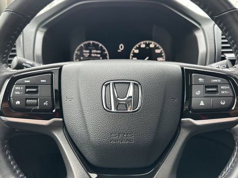 Used 2025 Honda Odyssey Elite image 21