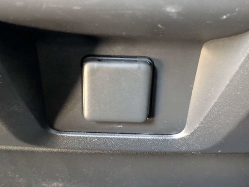 Used 2023 Chevrolet Tahoe Premier AWD/4WD image 15