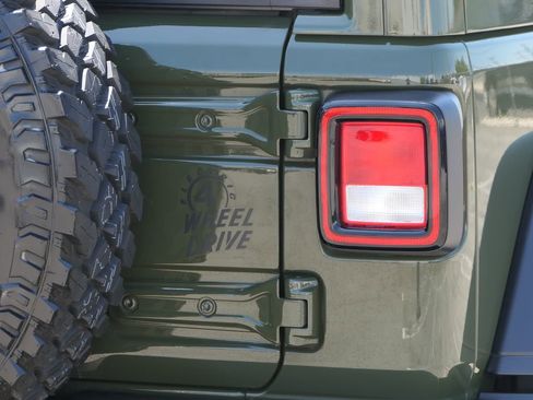 Used 2023 Jeep Wrangler Unlimited w/ 8.4" Radio Group AWD/4WD image 5