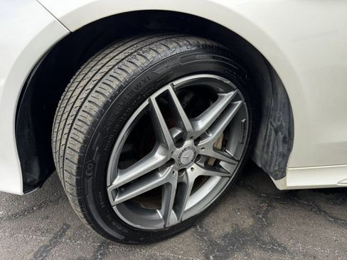 Used 2014 Mercedes-Benz E 550 4MATIC Sedan w/ Premium 1 Package image 34