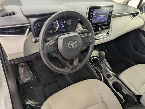 Used 2021 Toyota Corolla LE image 13