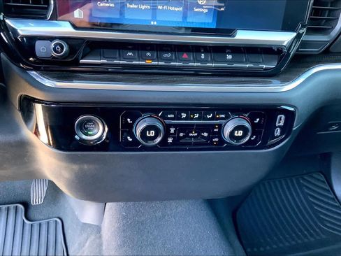 Used 2023 Chevrolet Silverado 1500 LT AWD/4WD image 31