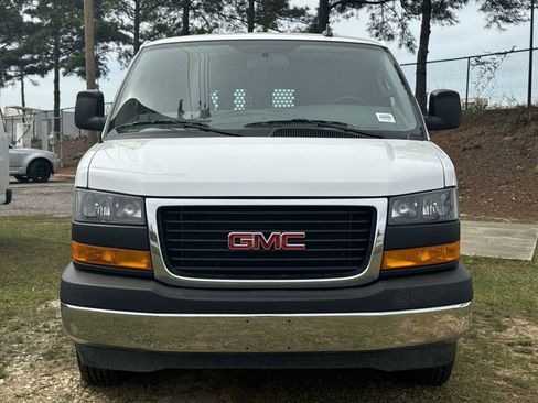 Used 2024 GMC Savana 2500 w/ Driver Convenience Package image 3