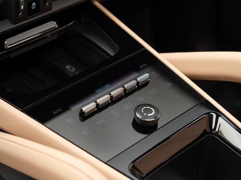 Certified 2026 Porsche Cayenne image 25