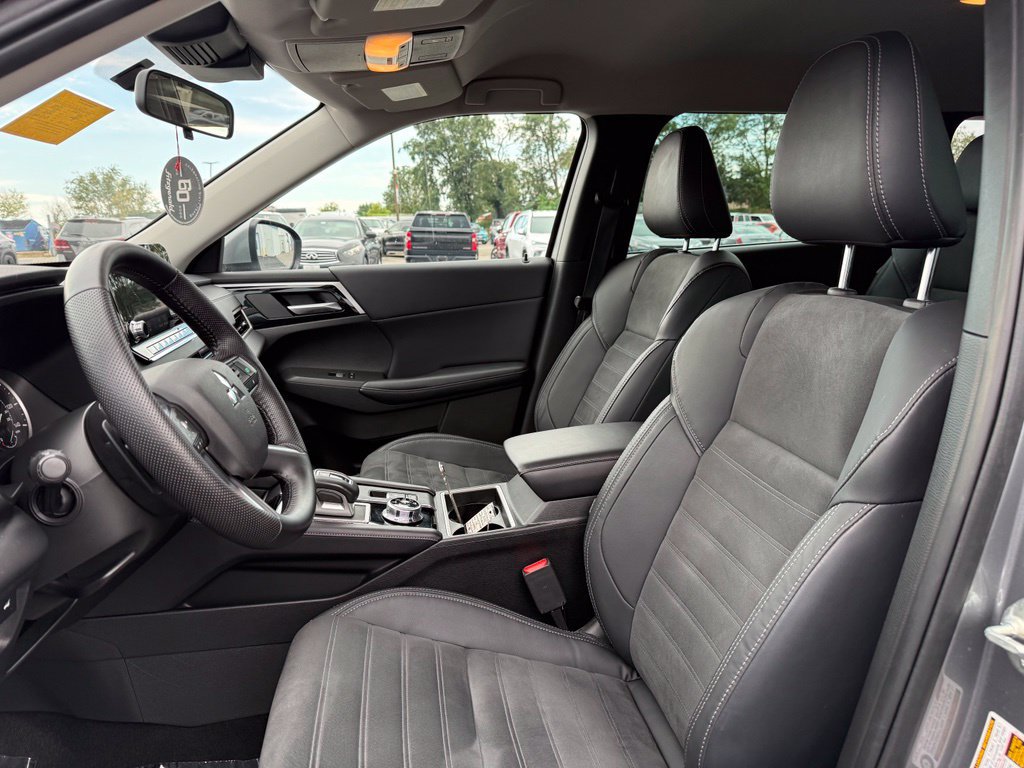 Used 2023 Mitsubishi Outlander SE AWD/4WD image 19