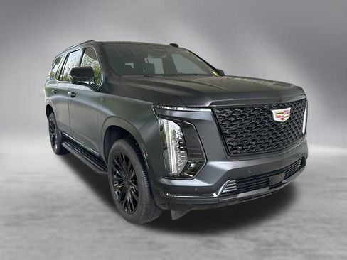 Used 2026 Cadillac Escalade 4WD image 2