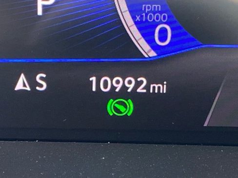 Certified 2025 Volkswagen Jetta SE w/ Sunroof Package image 12