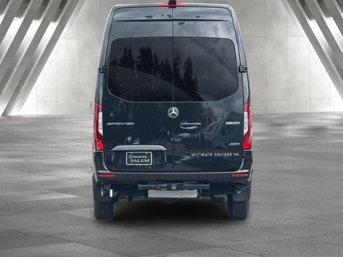 Used 2023 Mercedes-Benz Sprinter 2500 image 5