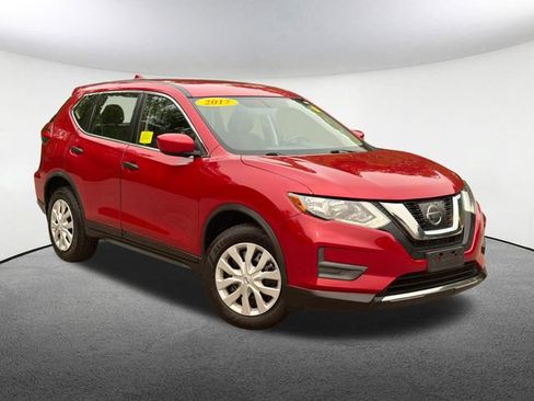 Used 2017 Nissan Rogue S AWD/4WD image 2