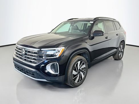 Used 2026 Volkswagen Atlas SE FWD image 4