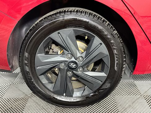 Used 2023 Hyundai Elantra Blue image 32