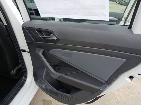 New 2026 Volkswagen Jetta SE FWD image 21