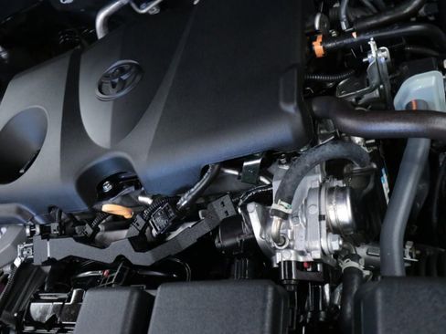 Used 2023 Toyota RAV4 XLE Premium FWD image 8