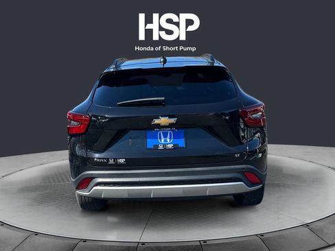 Used 2024 Chevrolet Trax LT w/ Driver Confidence Package image 4