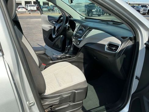 Used 2019 Chevrolet Equinox LT FWD image 26