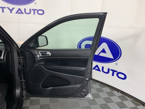 Used 2021 Jeep Grand Cherokee Laredo AWD/4WD image 40
