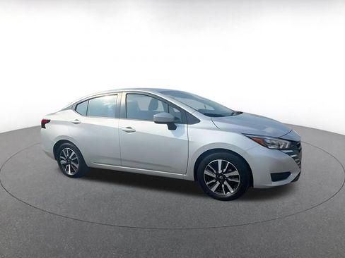 Used 2025 Nissan Versa SV FWD image 2