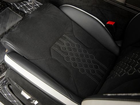 Used 2024 Lamborghini Urus Performante AWD/4WD image 31