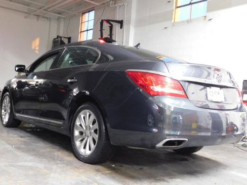 Used 2014 Buick LaCrosse Base image 2