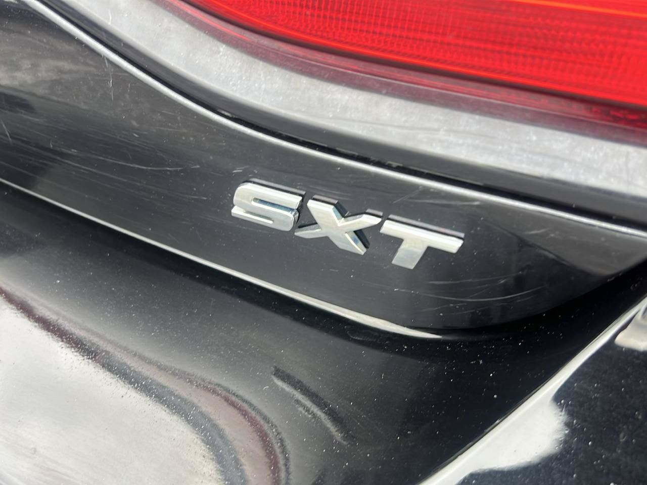 Used 2014 Dodge Charger SXT RWD image 5