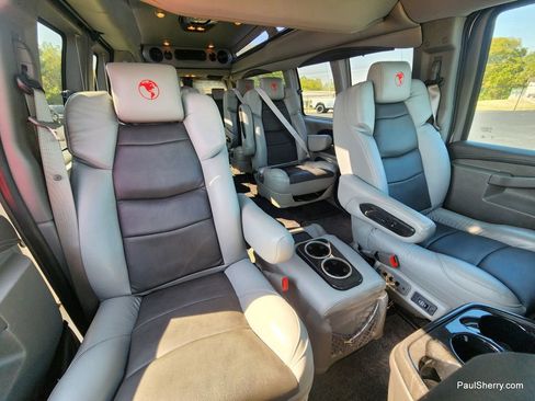 Used 2023 Chevrolet Express 2500 Extended image 33