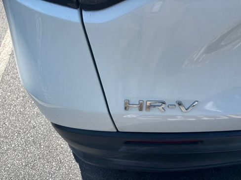 Used 2024 Honda HR-V LX image 9