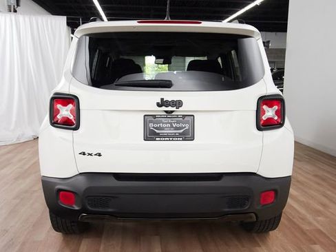 Used 2017 Jeep Renegade Altitude AWD/4WD image 4
