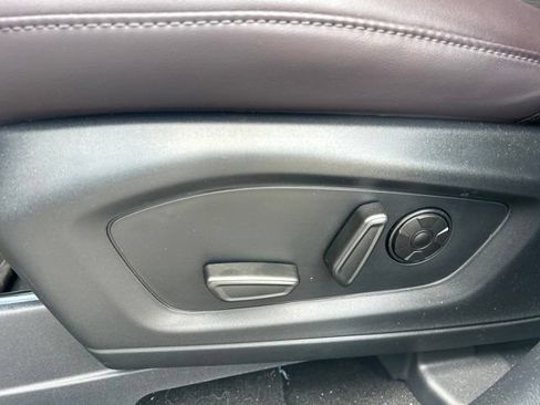 Used 2025 Ford Explorer Platinum RWD image 29