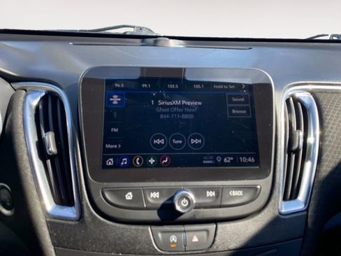 Used 2021 Chevrolet Malibu LT image 23